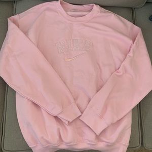 embroidered nike hoodie-pink